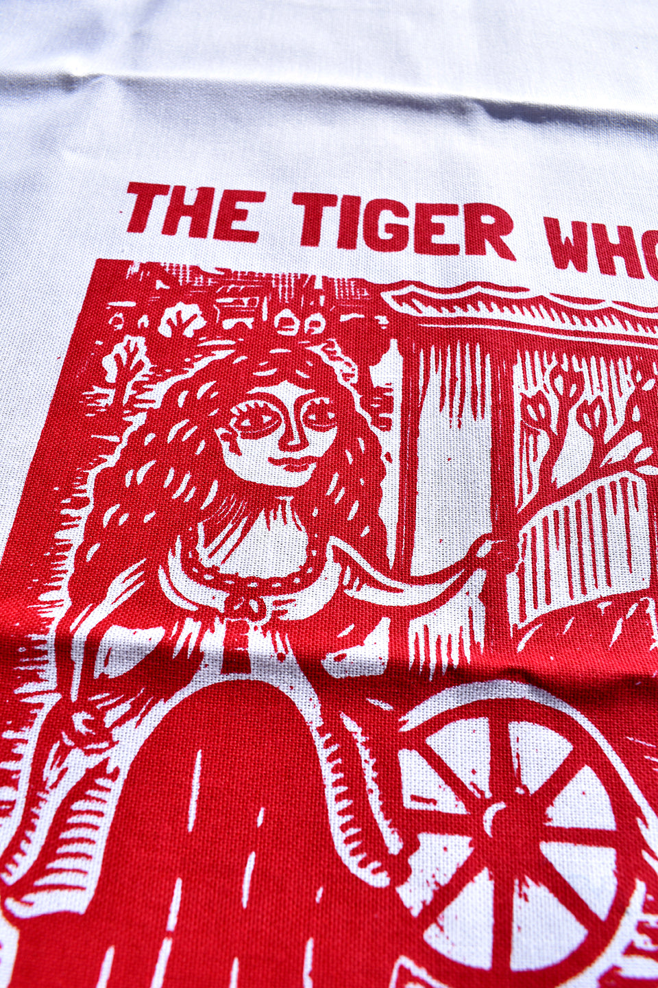 Tiger who came for (Hannah Twynnoy) Tea Towel